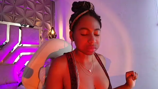 Queen_perla_ Chat XXX live