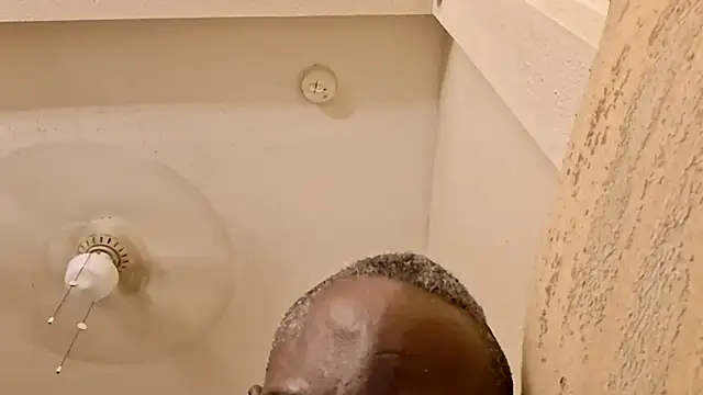 Tyty86866 Show in webcam