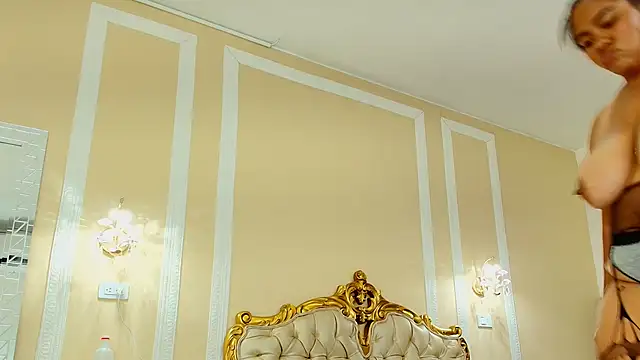 EmmaLebrun 现场XXX聊天