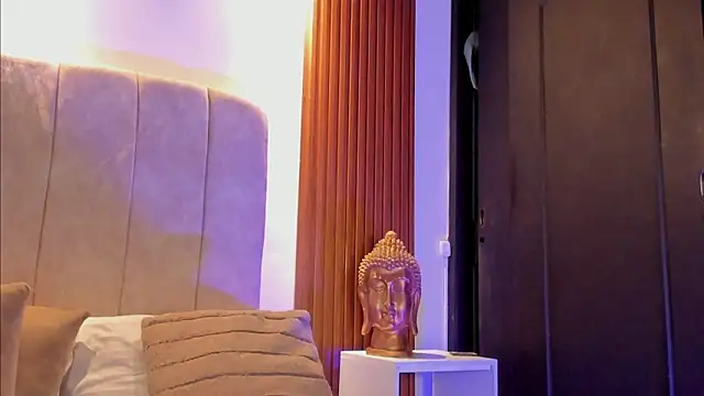 Chatroom XXX en direct de Lauraa_saenz11