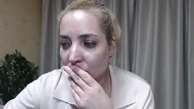 Webkamerová show sweetpussy