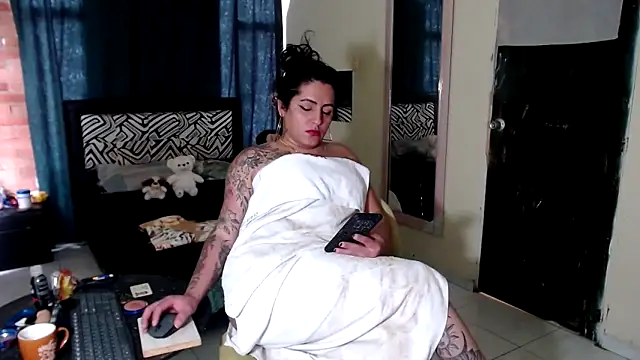 Chat +18 de Sashaferrari2000 ao vivo