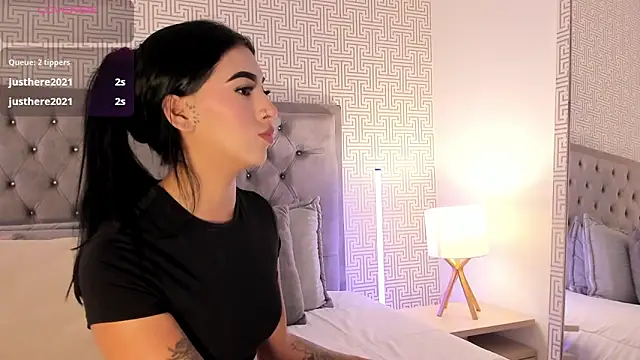 AriRobert_ élő XXX-chatje