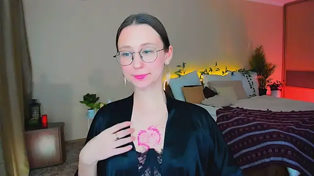 YourLovellyStory live XXX chat