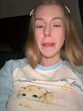 kira_mia Chat XXX in diretta