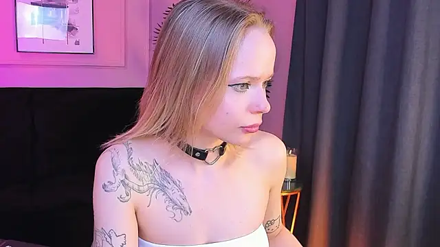 lucy_loy Chat XXX in diretta