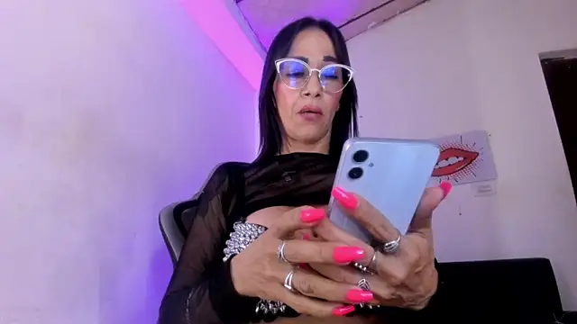 crisstal_miler Show Webcam