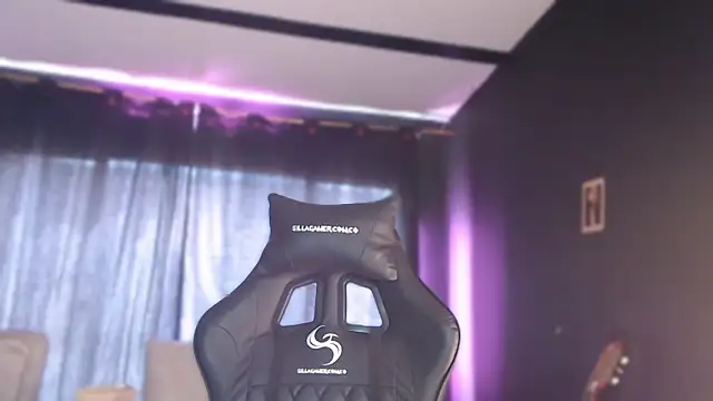 skinny_Raven Live XXX Chat