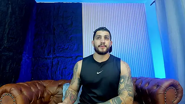 KyleNorth_ Adlı Modelin Canlı XXX Sohbeti