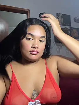 kiara_secreta élő XXX-chatje