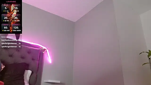 CharlotteLemkeのライブXXXチャット