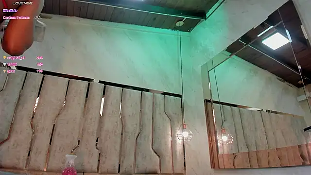 Chatroom XXX en direct de ari_monet