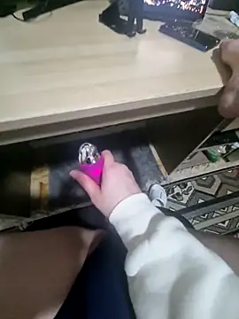 Charminghostess_ élő XXX-chatje