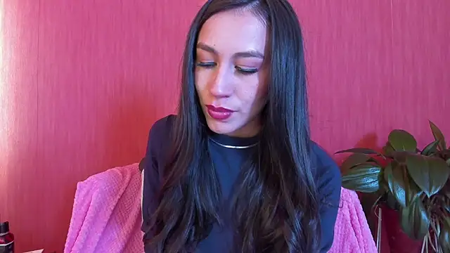 EmiGomez_ Adlı Modelin Canlı XXX Sohbeti