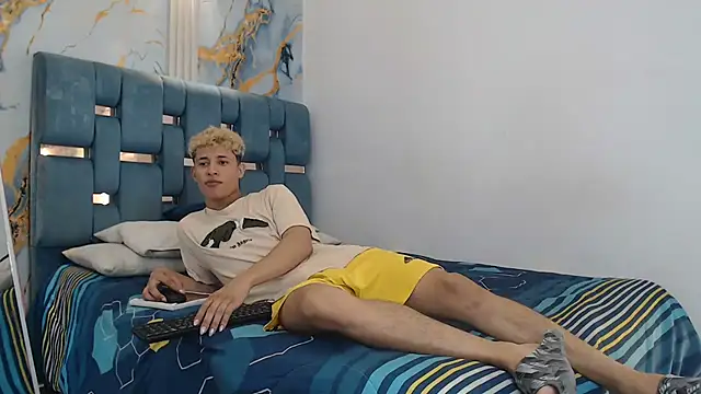 Chat XXX en directo de VERY_HOT_GUYS