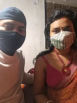 Yourchuddakadbhabhi Adlı Modelin Web Kamerası Şovu