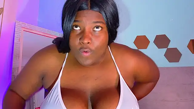 DanielaGil7 Show in webcam