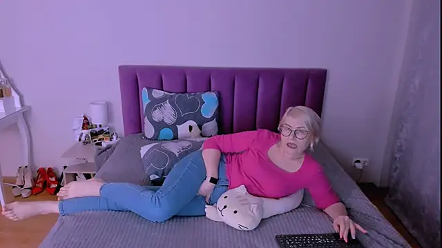 sabrinamacmarren webcam show