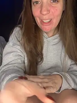 chellerayy Show in webcam