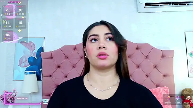 ThyaraJhons Chat XXX live