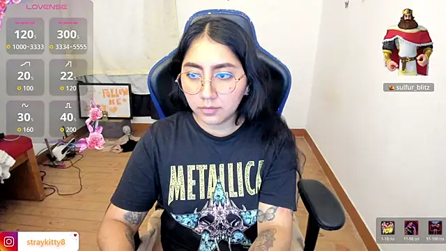 LoveLyy- Pertunjukan Webcam