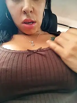 Luianna Adlı Modelin Web Kamerası Şovu