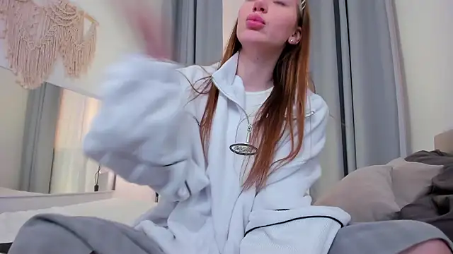 MiaKeler webcam show