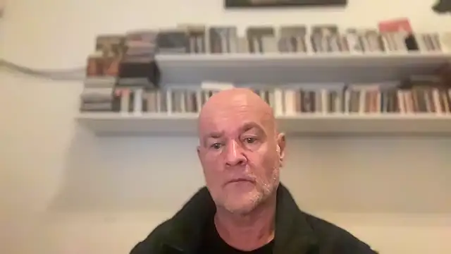 pletsje: διαδικτυακό σόου στην κάμερα