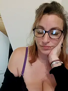 Fifi83Bell Live XXX-chat