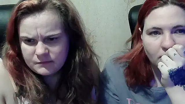 Chat +18 de HollyXXXEva ao vivo