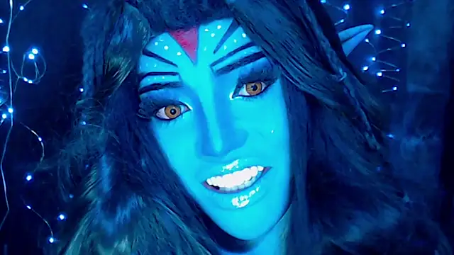 Show modela blue_aivee na web-kameri