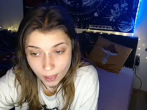 AlienforTwenty élő XXX-chatje