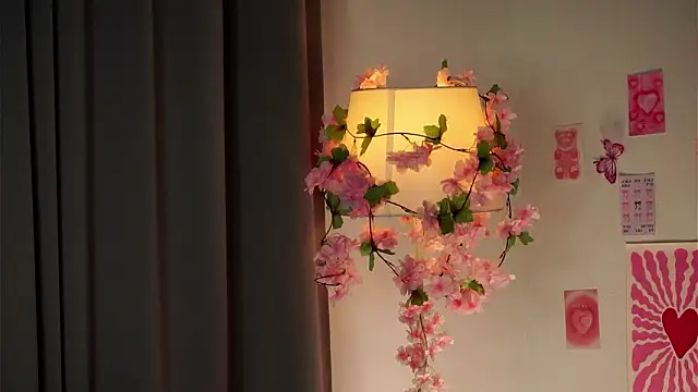 دردشة ManyMercuri الجنسية المباشرة