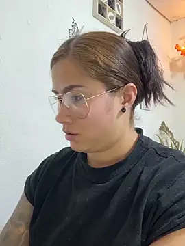 Sweet__Nurse1: απευθείας συνομιλία ΧΧΧ