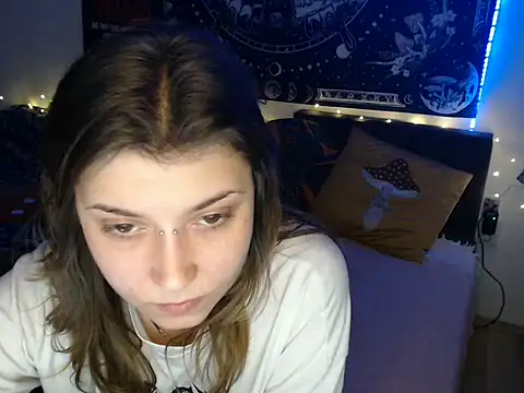 AlienforTwenty Live XXX-chat