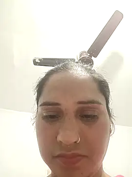 Cute-karisma1234 লাইভ XXX চ্যাট