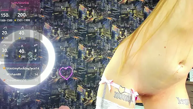 Show modela ArielSpell na web-kameri