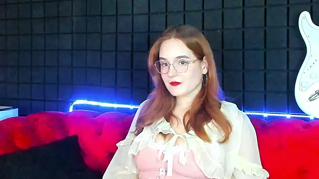 AmyRoy: онлайн-секс-чат