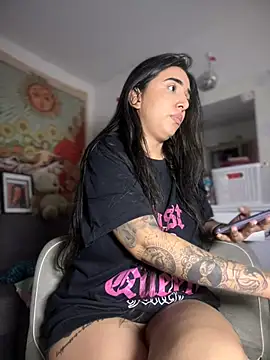 kiaraglam2's Webcam Show