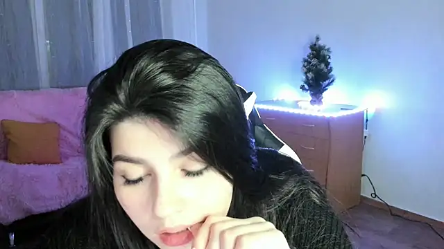 Chatroom XXX en direct de KisaModel