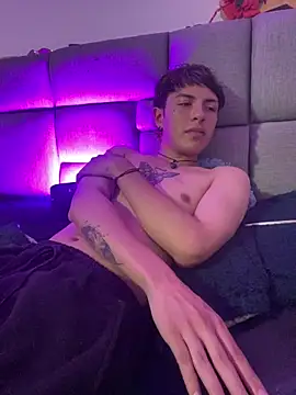 Chatroom XXX en direct de NaytonFreeman