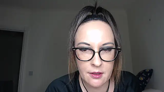 Humiliatrixxxx Chat XXX live