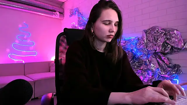 TessaMill: онлайн-секс-чат