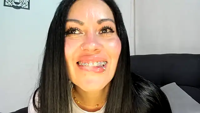 Tania_mature Adlı Modelin Canlı XXX Sohbeti