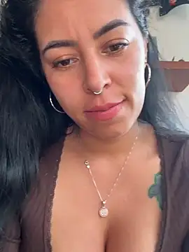 Chat XXX en directo de Luianna