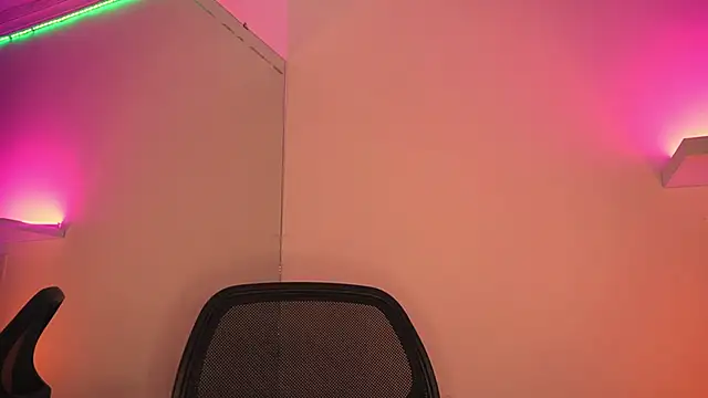 GloomydollのライブXXXチャット