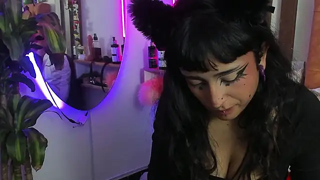 Chat XXX en directo de MeowMota_