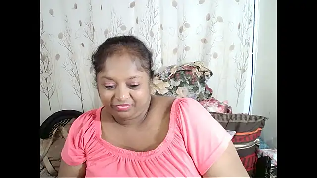 Chatroom XXX en direct de Indiantasha