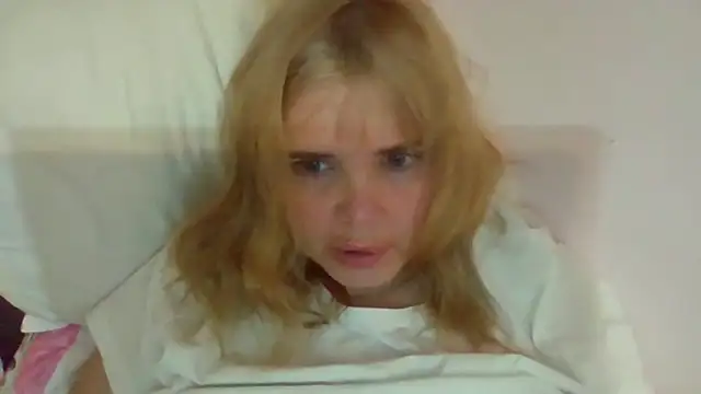 HornyElena live XXX chat