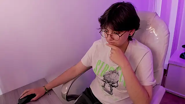 Nathaly_ds Adlı Modelin Canlı XXX Sohbeti